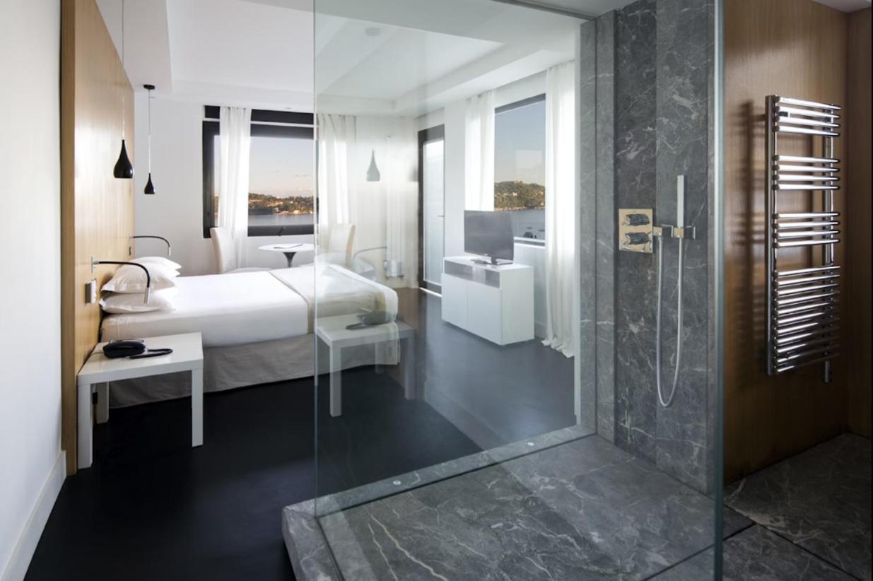 Hotel Le Versailles Вильфранш-сюр-Мер Экстерьер фото
